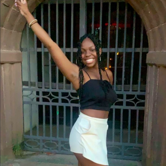 Meet your Posher, Larri - Picture 5 of 7